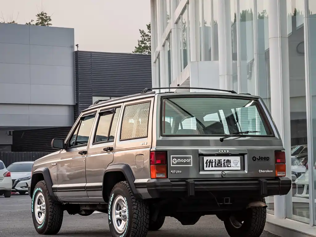 Jeep Cherokee