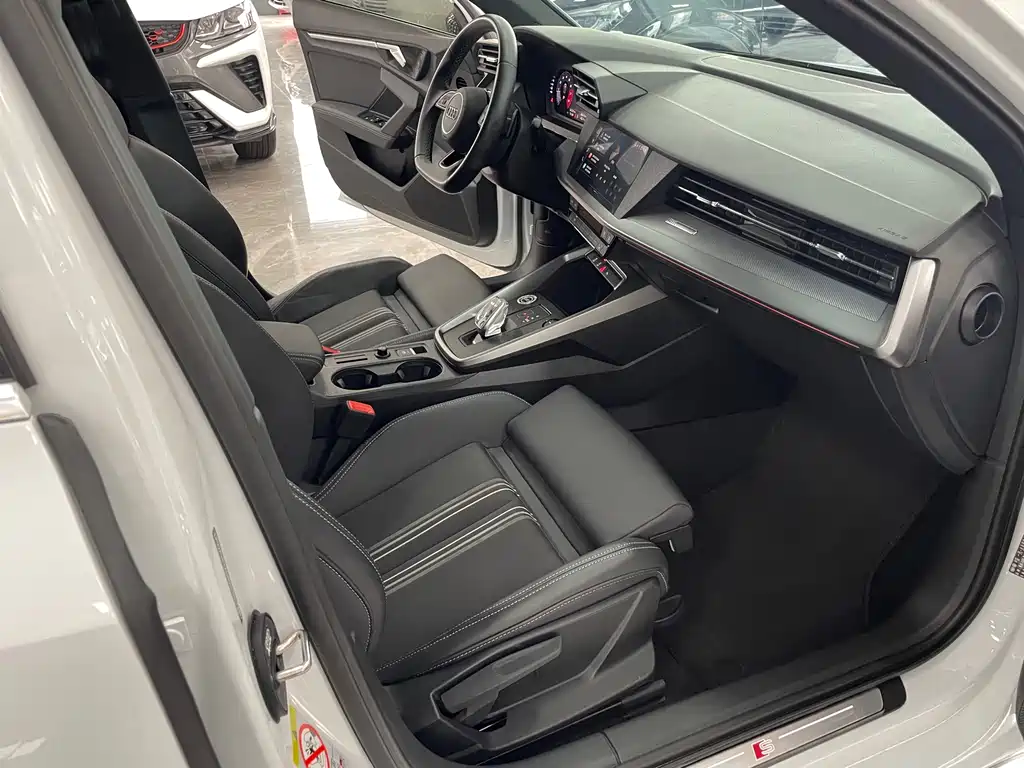 Audi A3L Limousine 2023 35 TFSI Fashion Sport