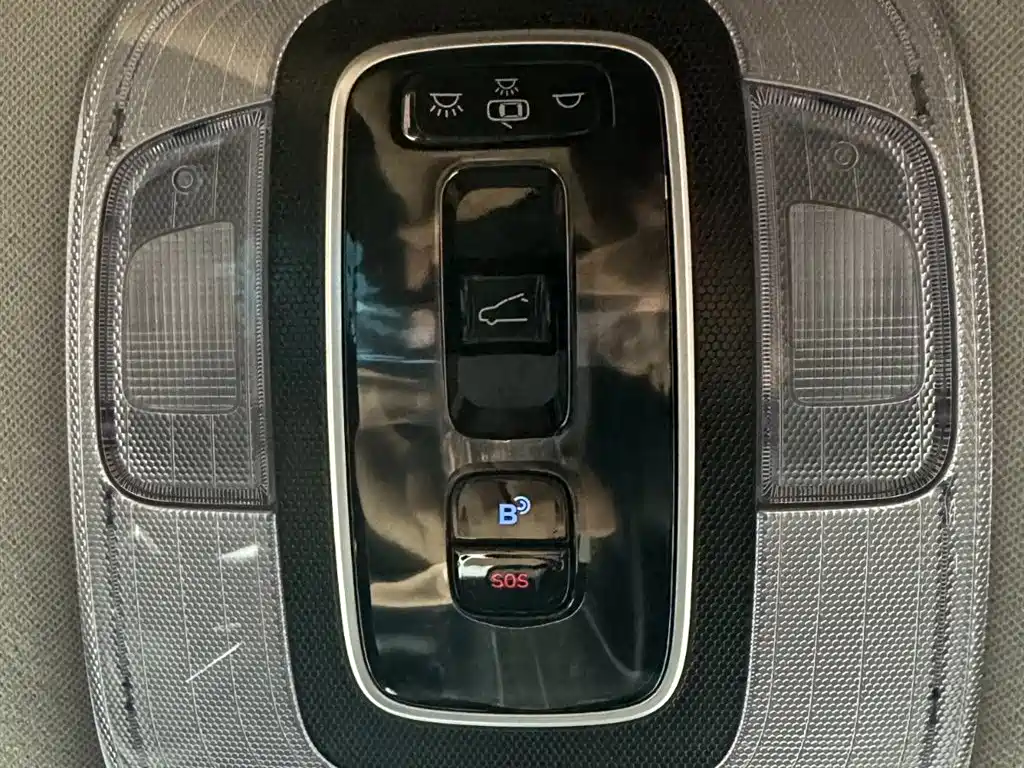 Hyundai Elantra 2022 1.5L CVT LUX Premium Edition
