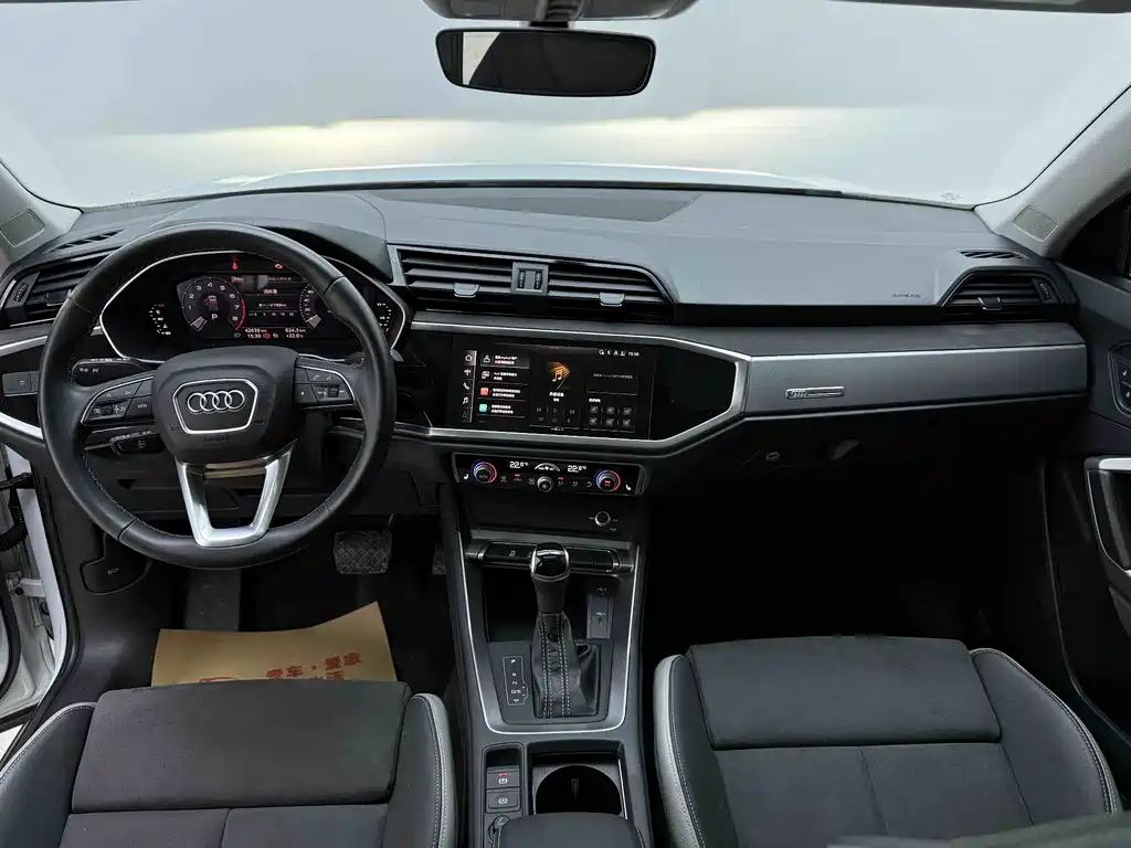 Audi Q3 2023 35 TFSI Entry Dynamic Edition (1.4T)