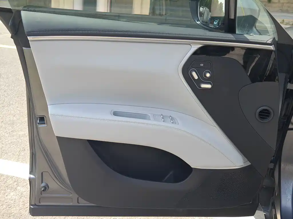 Avatr 11 2022 Long Range Dual Motor Luxury Edition 4-Seater
