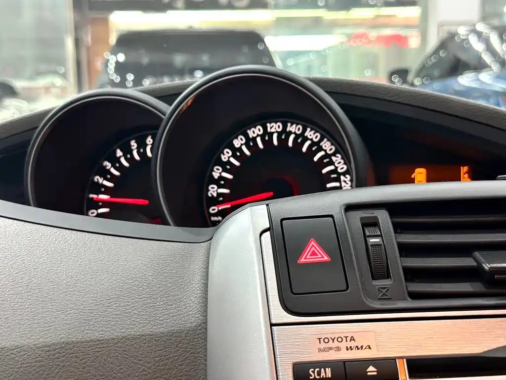 Yizhi 2015 180E CVT Crossover Edition