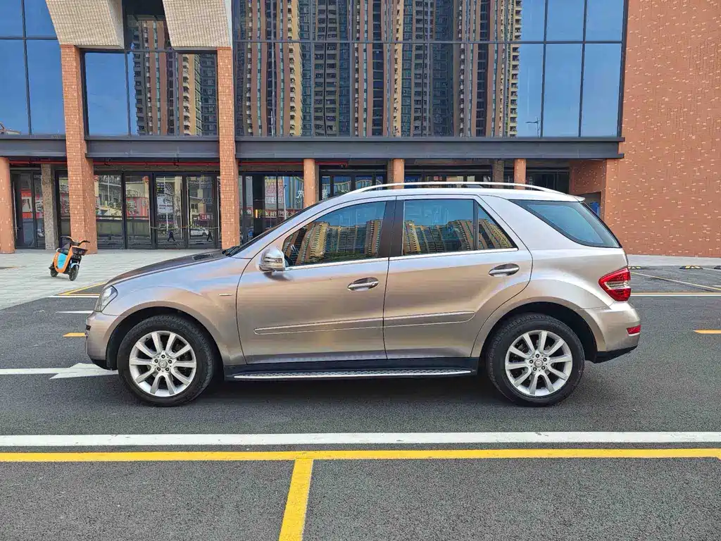 Mercedes-Benz M-Class 2010 ML 350 4MATIC Luxury Special Edition