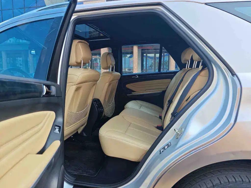 Mercedes-Benz M-Class 2010 ML 350 4MATIC Luxury Special Edition