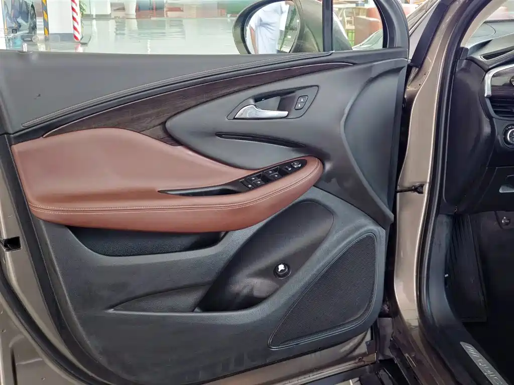 Buick Envision Plus 2017 20T FWD Luxury
