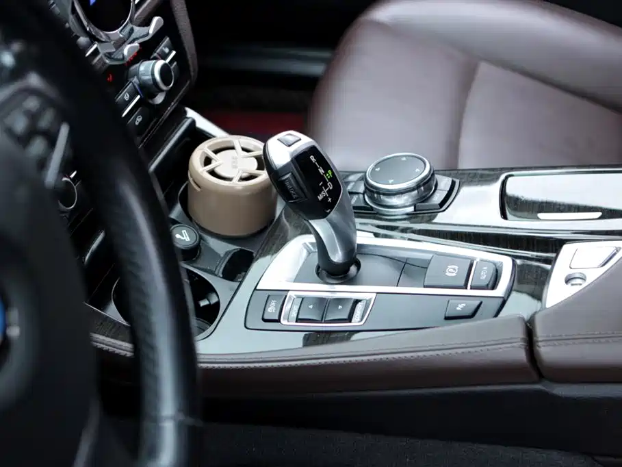 BMW 5 Series 2014 525Li Luxury Design Package - фото 16