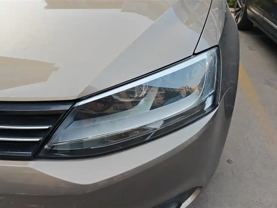 Volkswagen Sagitar 2014 Facelift 1.6L Automatic Comfort Edition