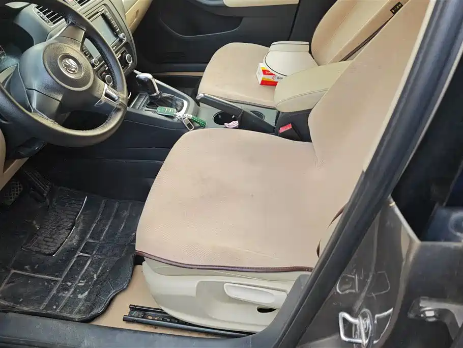 Volkswagen Sagitar 2014 Facelift 1.6L Automatic Comfort Edition