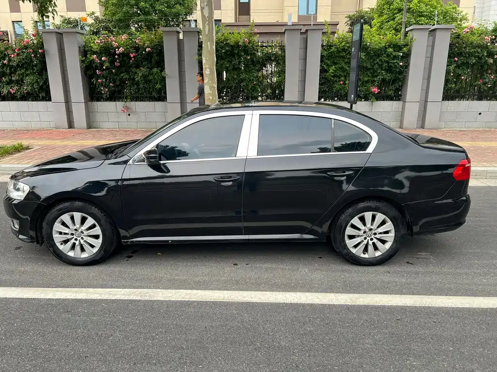 Volkswagen Lavida 2013 Classic Facelift 1.6L Automatic Comfort Edition