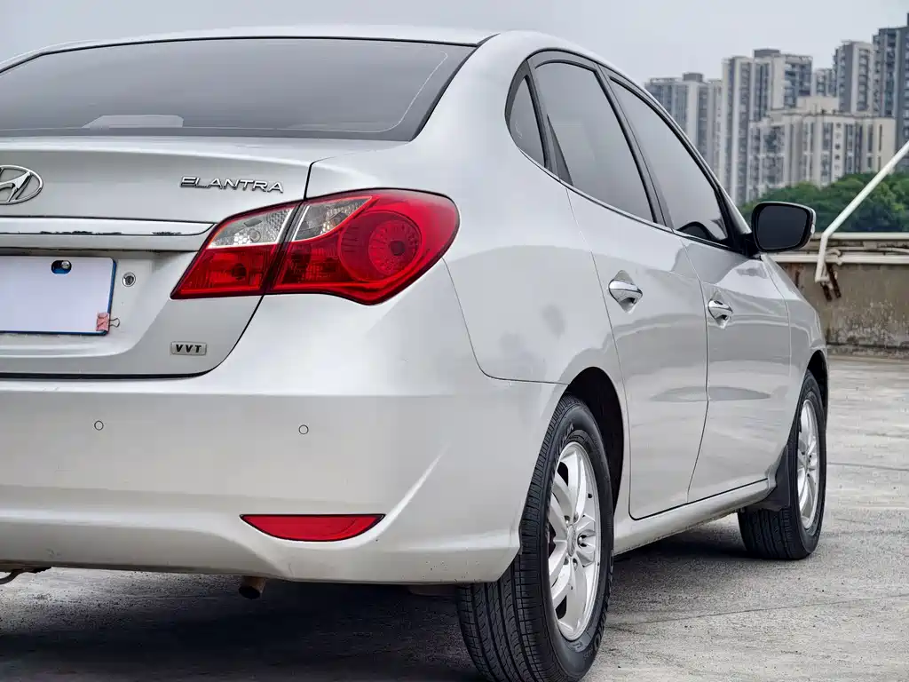 Hyundai Elantra 2011 1.6L Automatic Luxury Edition