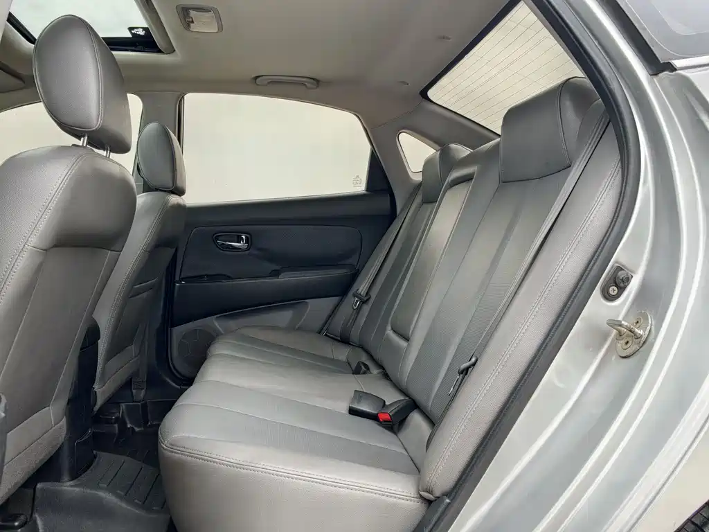 Hyundai Elantra 2011 1.6L Automatic Luxury Edition