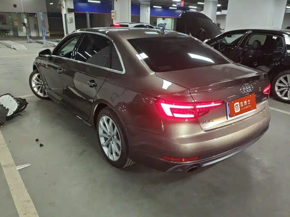 Audi A4L 2018 30th Anniversary Edition 40 TFSI Fashion