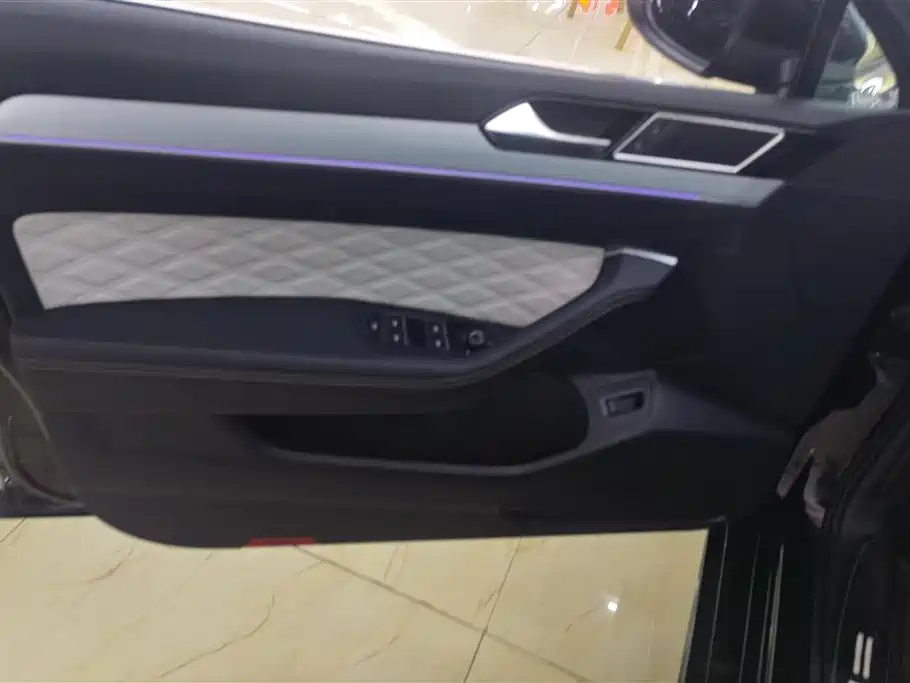 Magotan 2023 2 Million Units Commemorative Edition 330TSI DSG Luxury