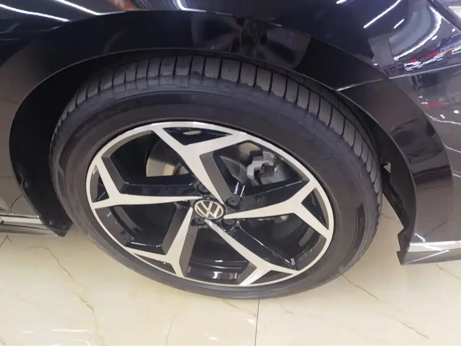 Magotan 2023 2 Million Units Commemorative Edition 330TSI DSG Luxury