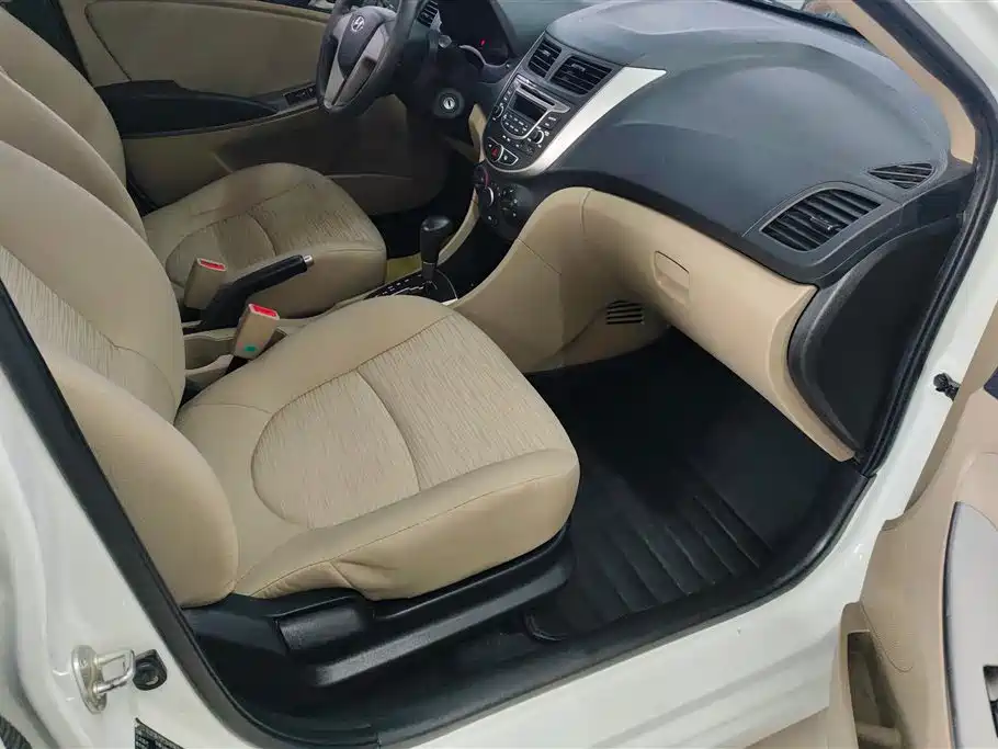 Verna 2016 1.4L Automatic Leading GLX