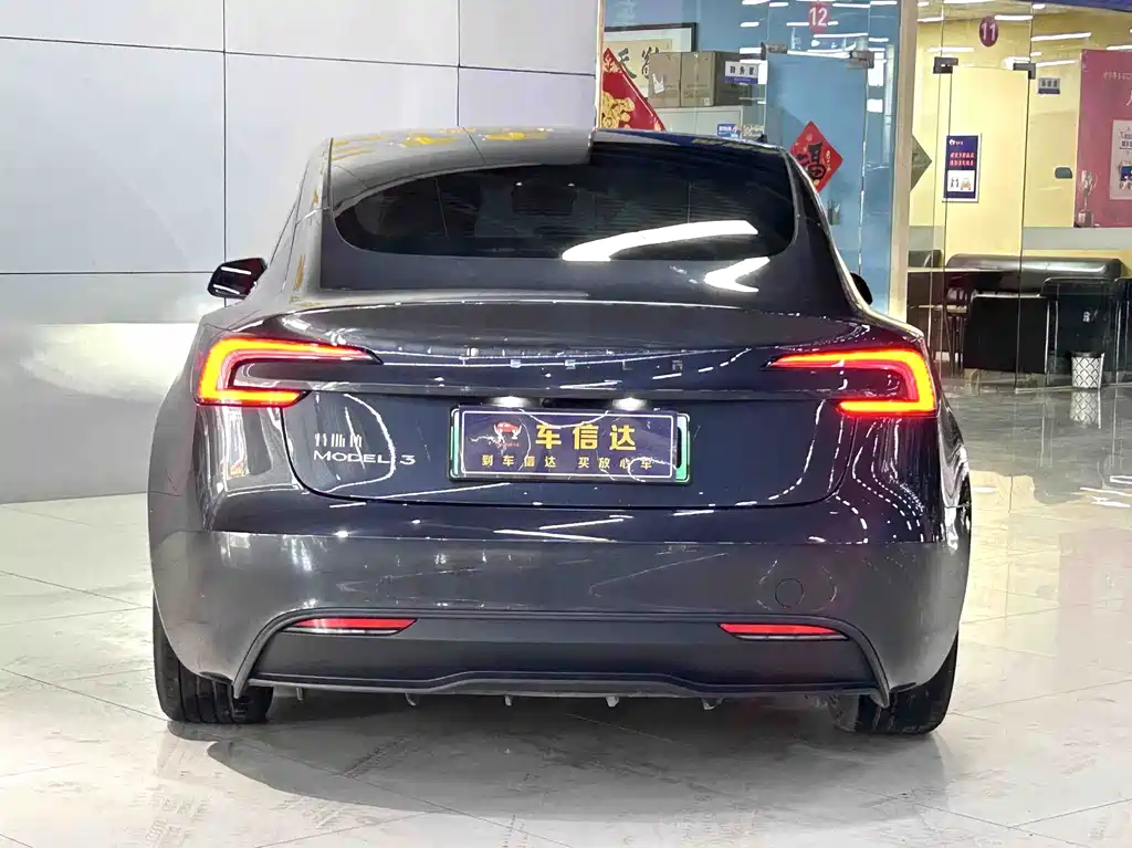 Tesla Model 3 2025 RWD