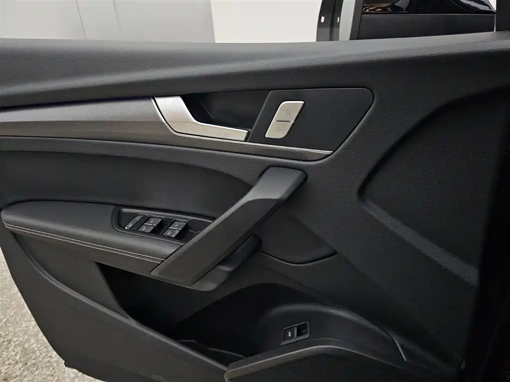 Audi Q5L 2023 40 TFSI Luxury Dynamic