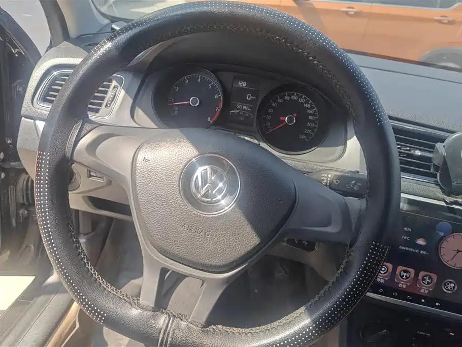 Volkswagen Lavida 2015 1.6L Manual Style Edition