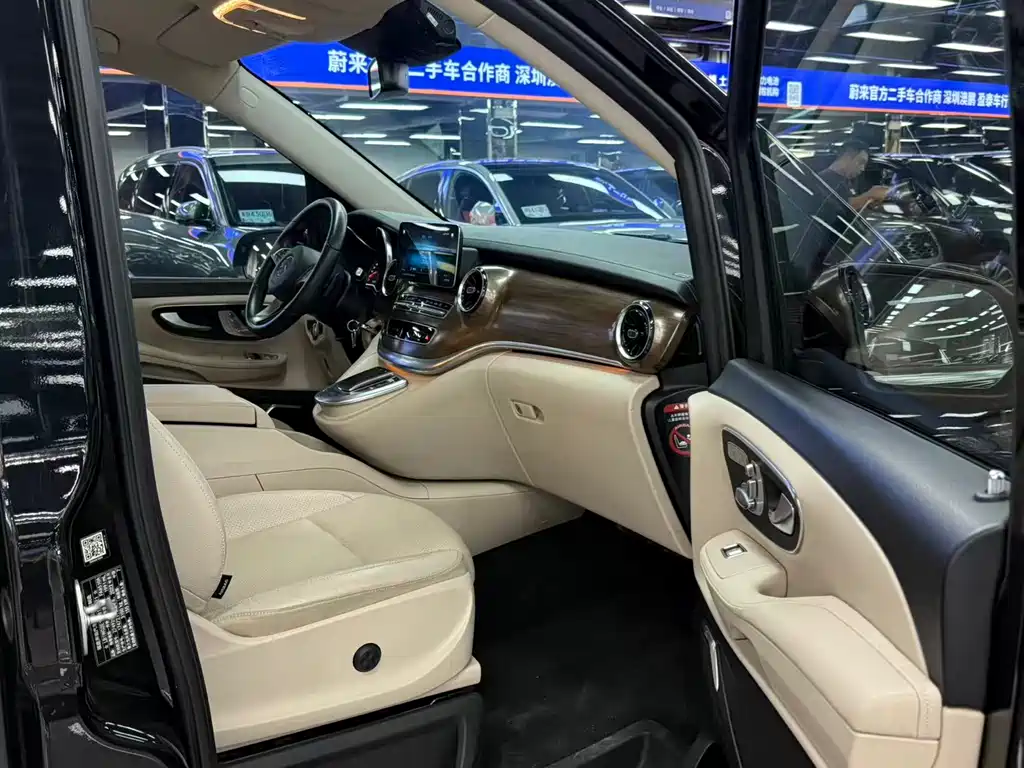 Mercedes-Benz V-Class 2021 V 260 Luxury Edition