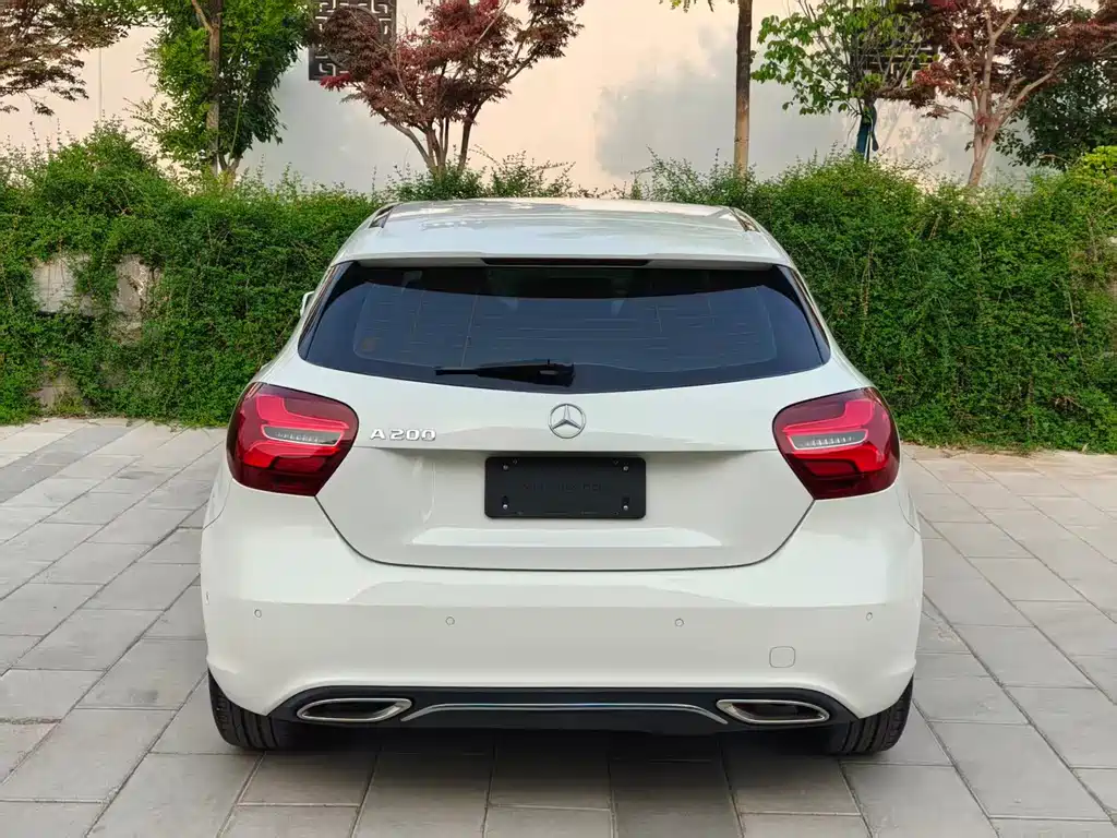 Mercedes-Benz A-Class (Import) 2016 A 200 Fashion Edition