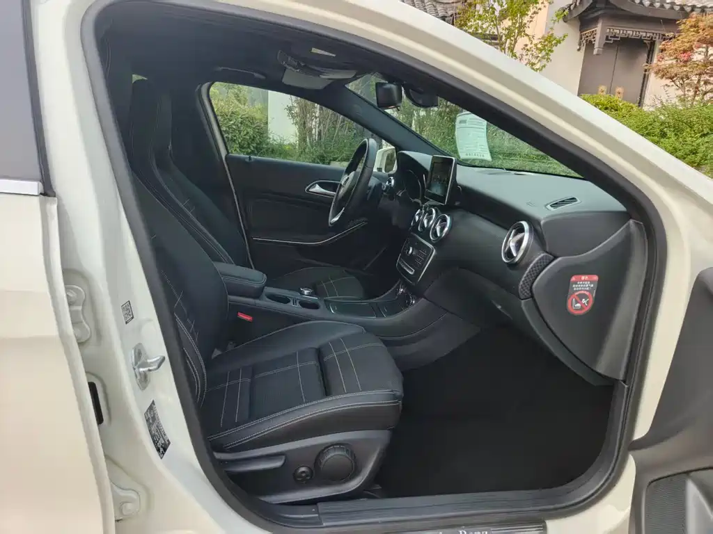 Mercedes-Benz A-Class (Import) 2016 A 200 Fashion Edition