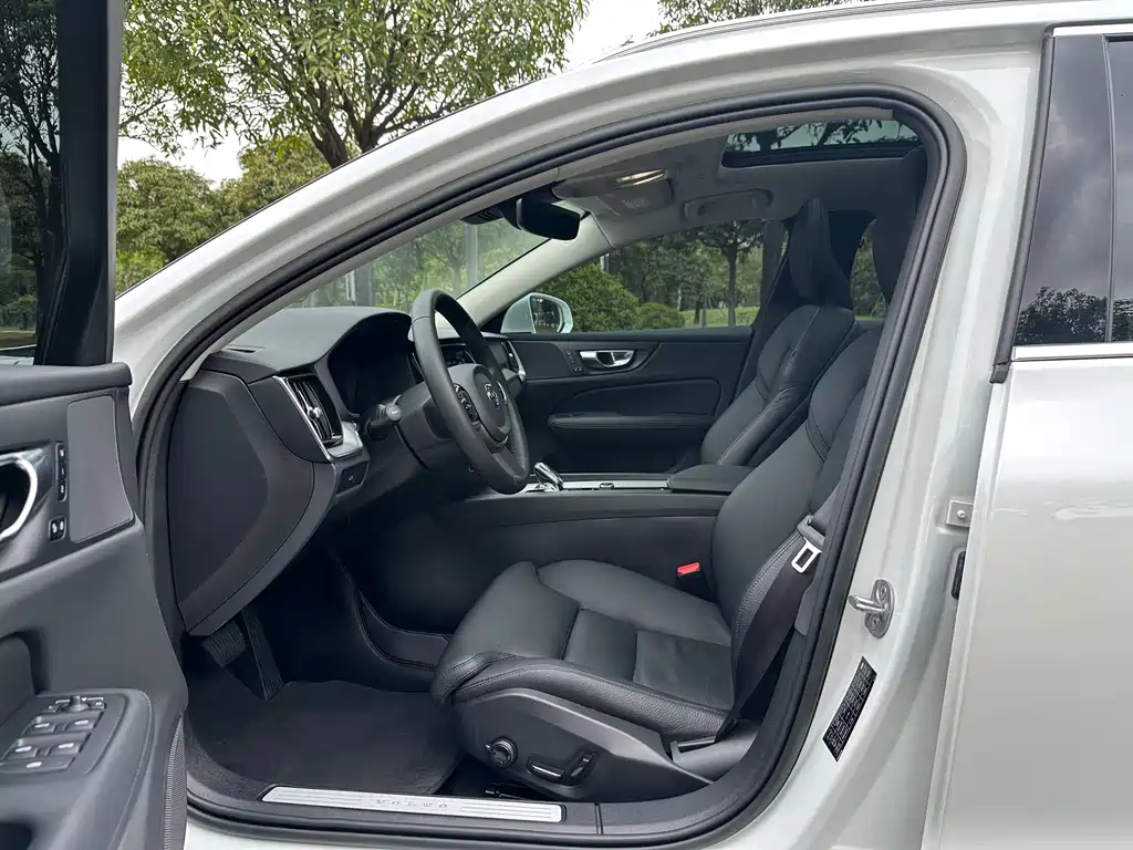Volvo V60 2023 B5 Inscription