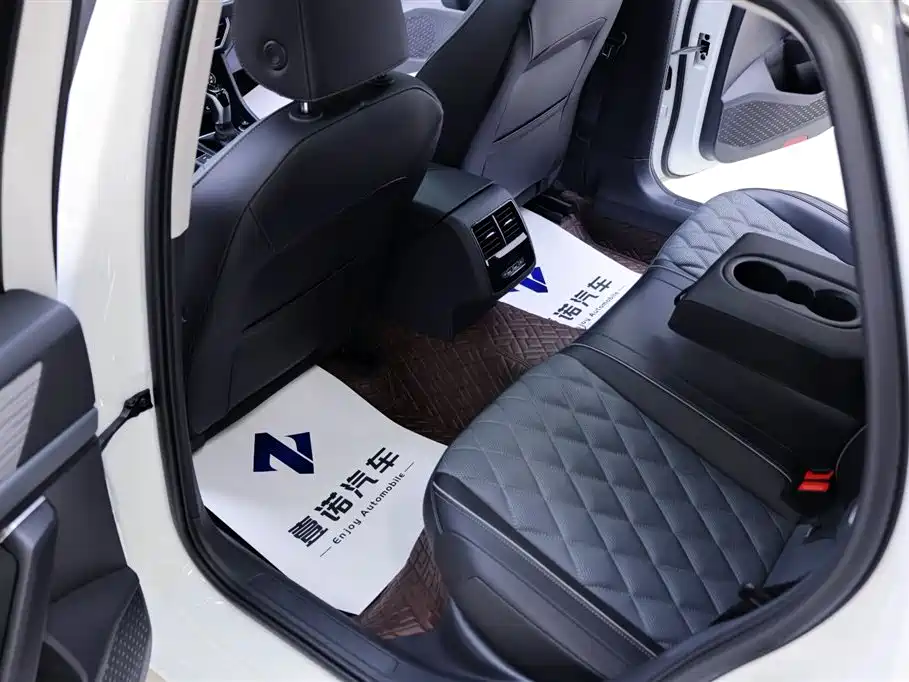 Volkswagen Sagitar 2025 Facelift 300TSI DSG Beyond Edition