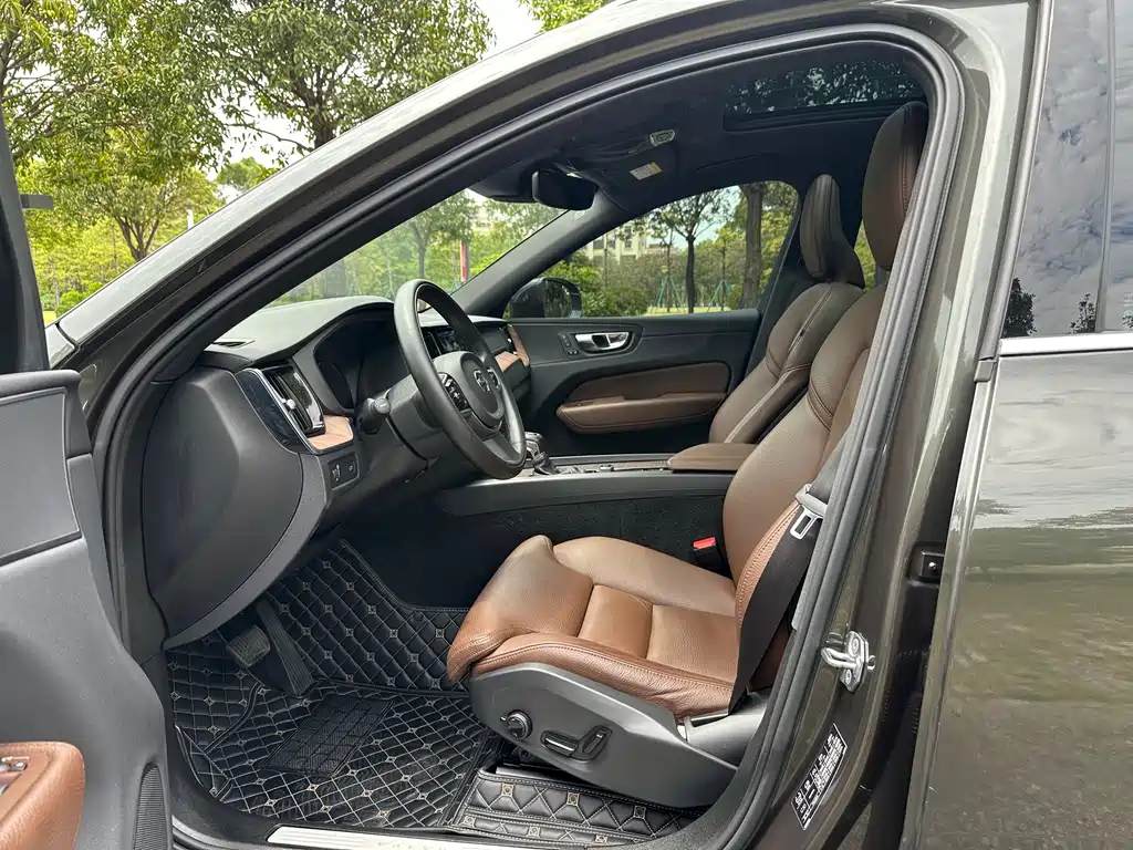 Volvo XC60 2021 T5 AWD Inscription