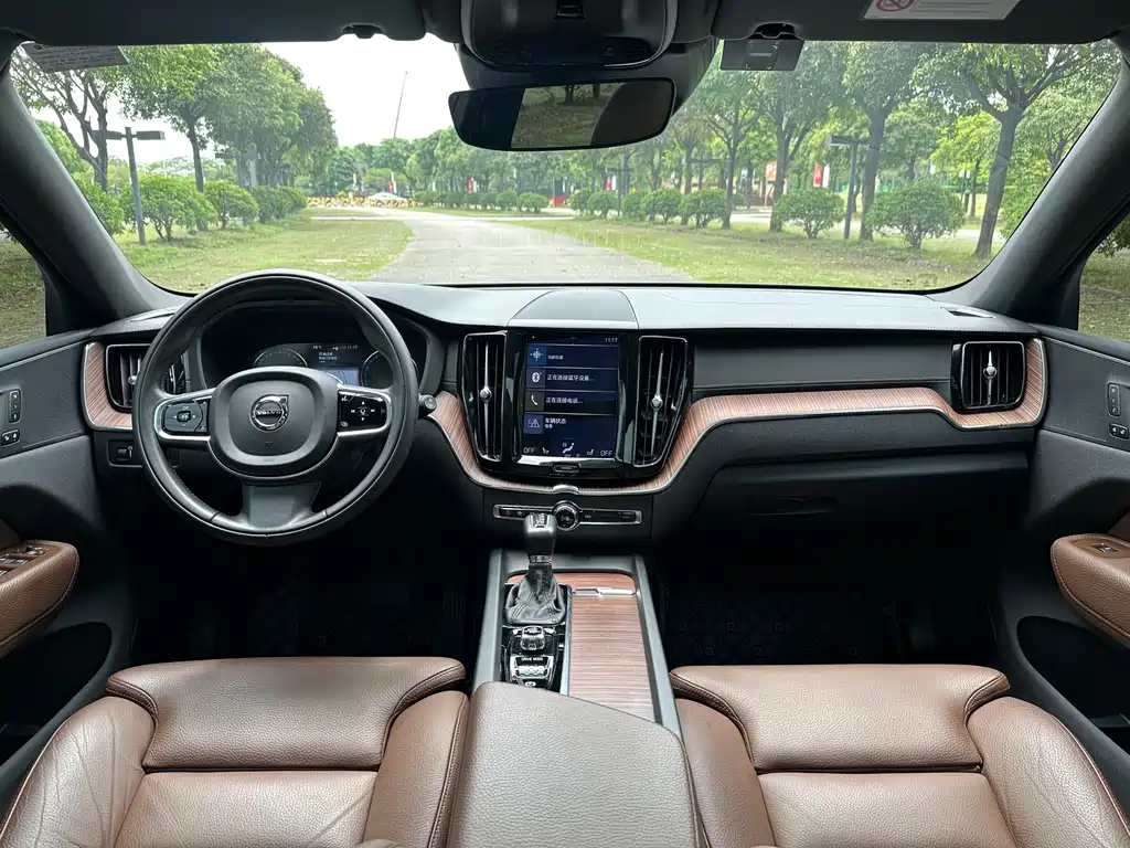 Volvo XC60 2021 T5 AWD Inscription