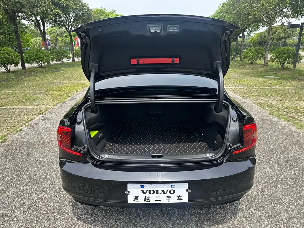 Volvo S90 2024 B5 Zhiyuan Luxury Edition