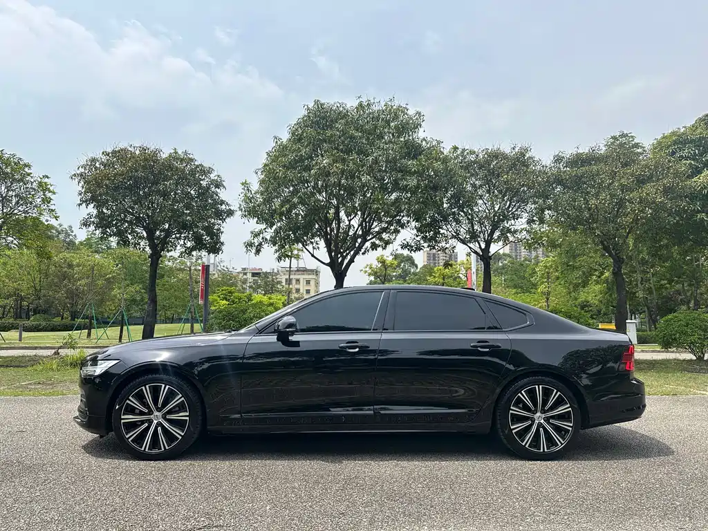 Volvo S90 2024 B5 Zhiyuan Luxury Edition