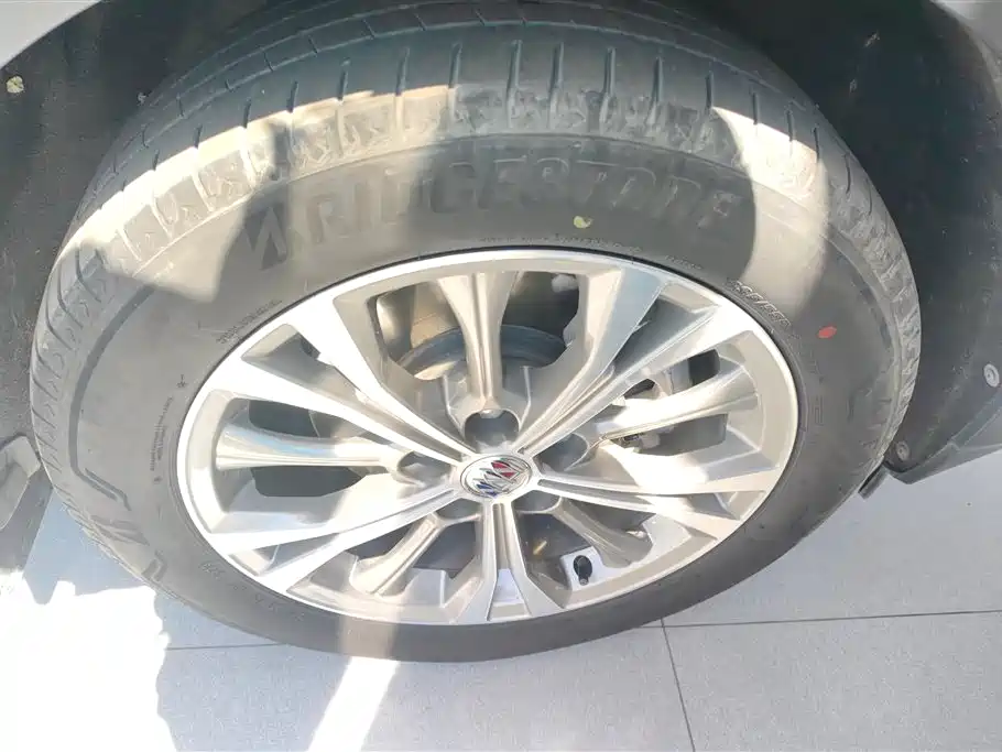 Buick Envision Plus 2023 652T 5-Seater Luxury