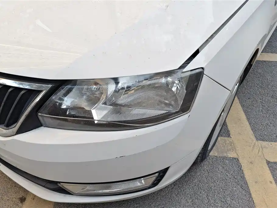 Skoda Rapid 2015 1.6L Manual Zhixuan