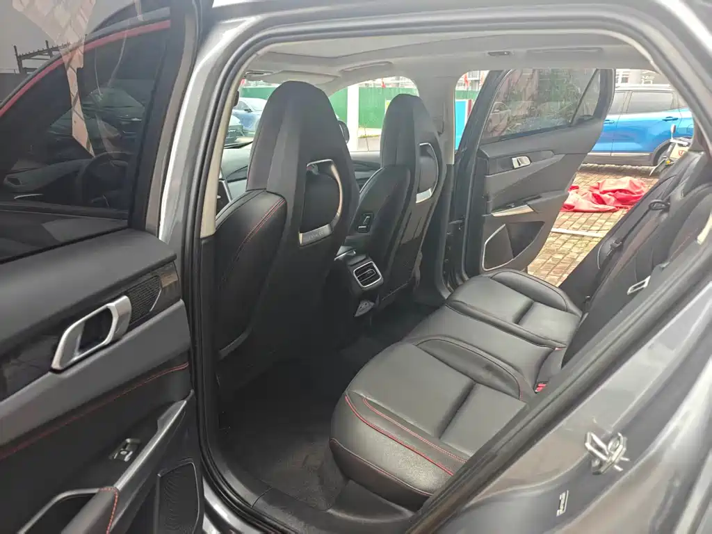 Lynk & Co 01 2019 2.0T FWD Yao Pro Edition China VI