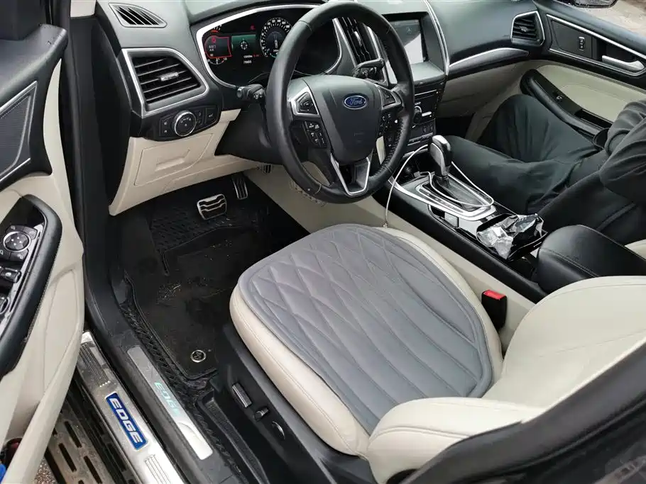 Ford Edge 2015 2.0T GTDi AWD Titanium