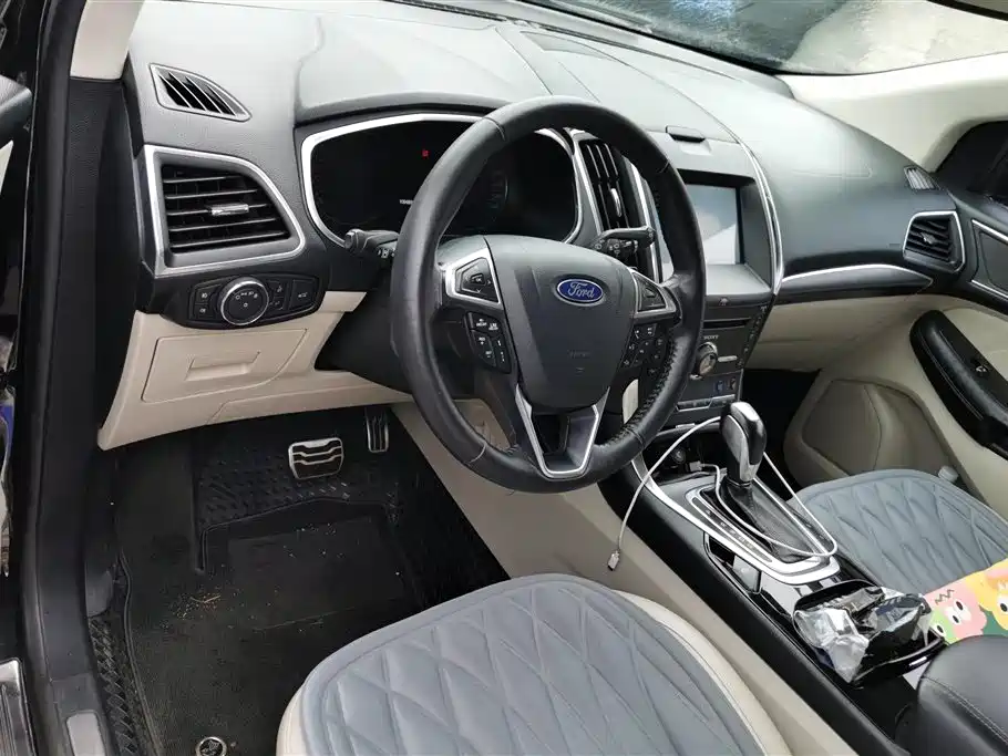 Ford Edge 2015 2.0T GTDi AWD Titanium