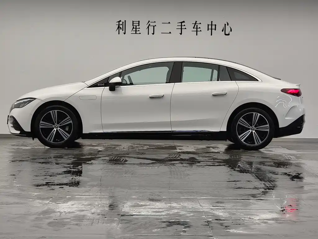 Mercedes-Benz EQE 500 4MATIC Luxury Edition 2025