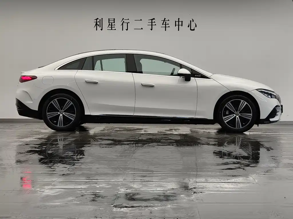 Mercedes-Benz EQE 500 4MATIC Luxury Edition 2025