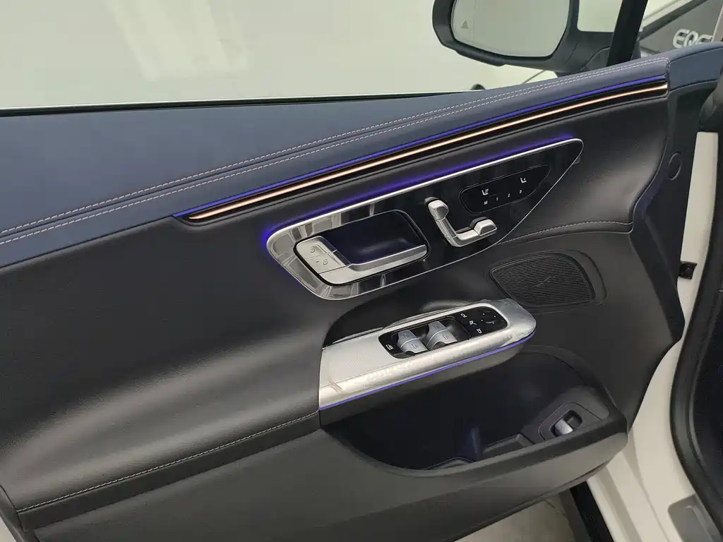 Mercedes-Benz EQE 500 4MATIC Luxury Edition 2025