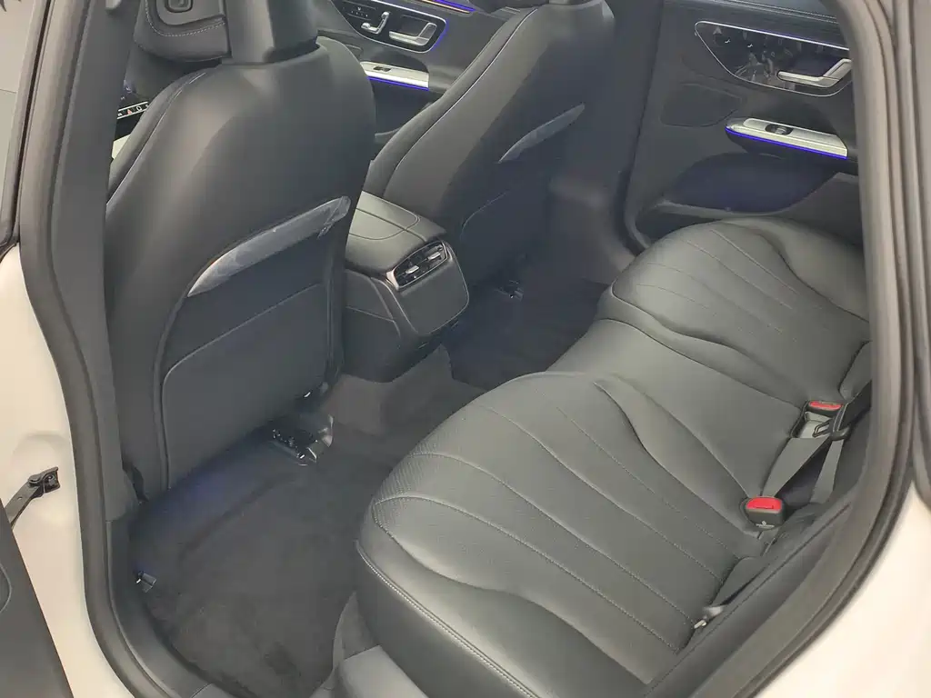 Mercedes-Benz EQE 500 4MATIC Luxury Edition 2025