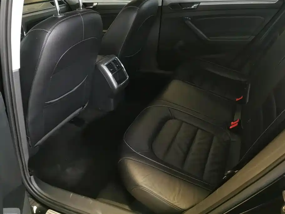Volkswagen Passat 2015 1.8TSI Automatic Zunrong Edition