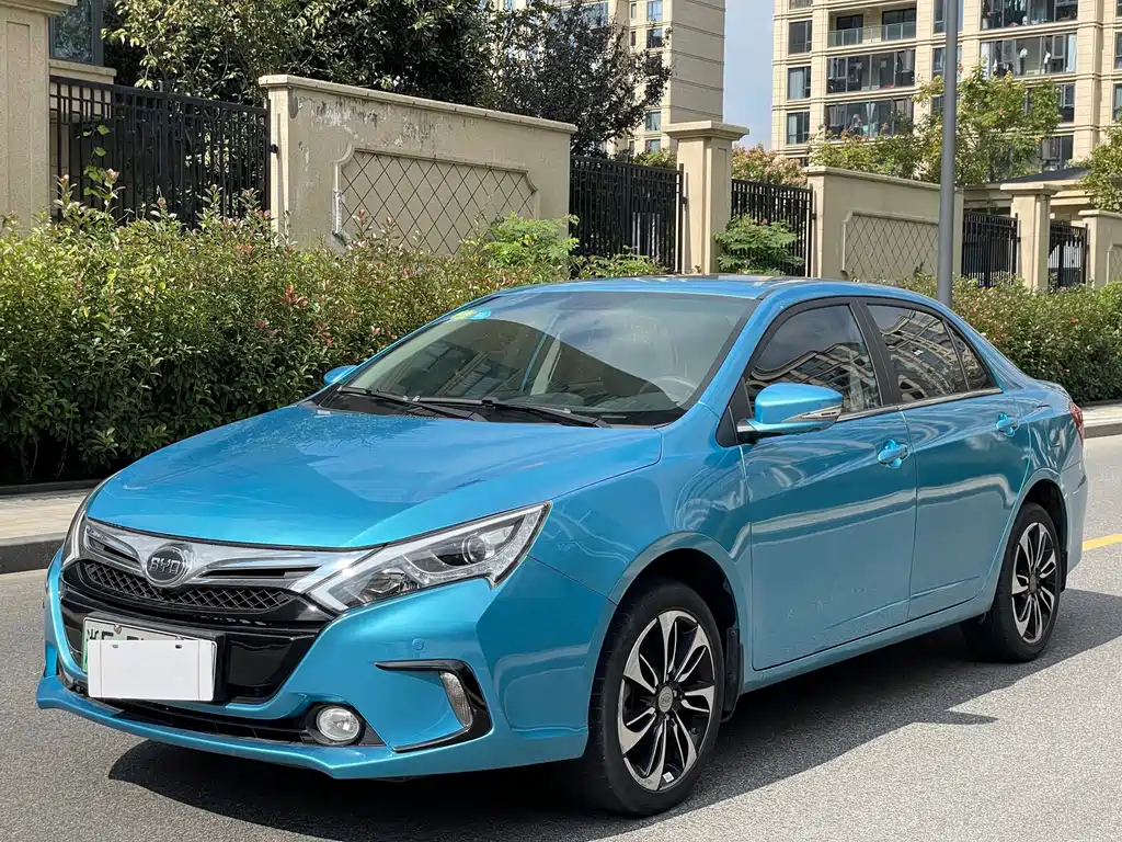BYD Qin New Energy 2015 1.5T Dual Crown Flagship Plus Edition
