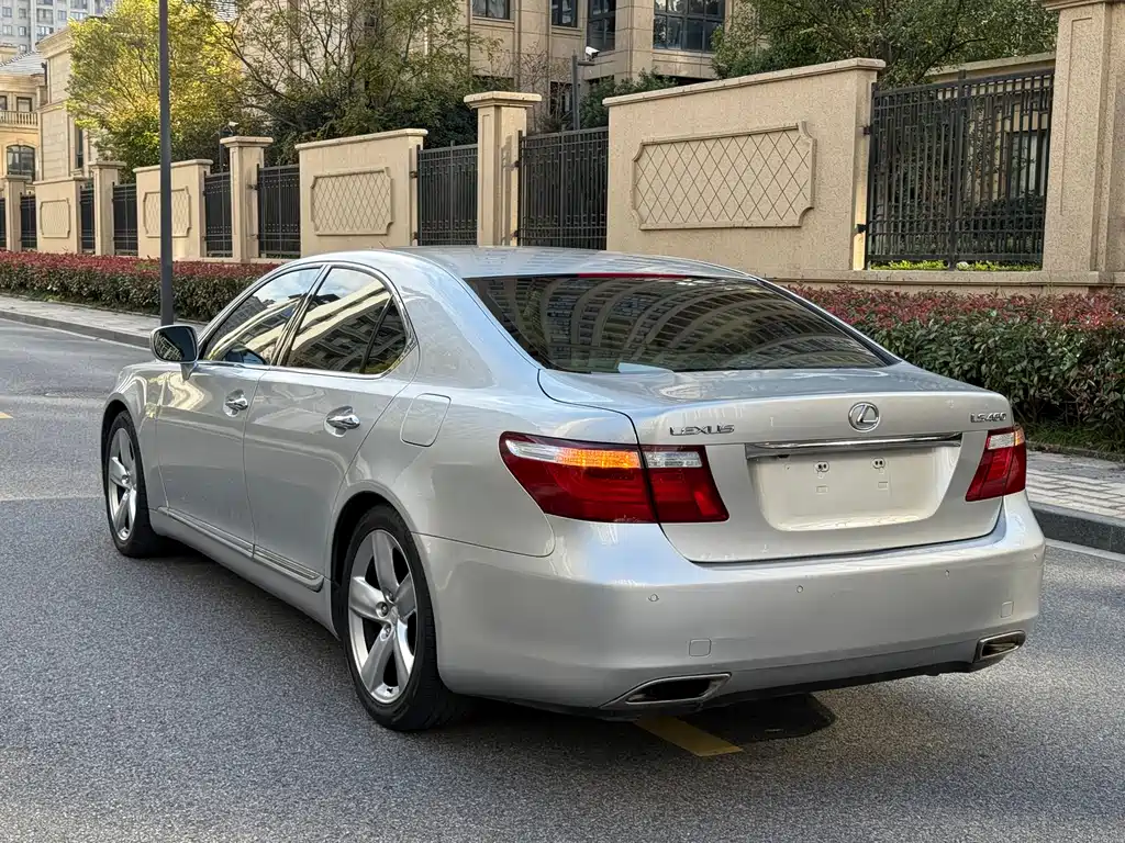 Lexus LS 460 L 2006