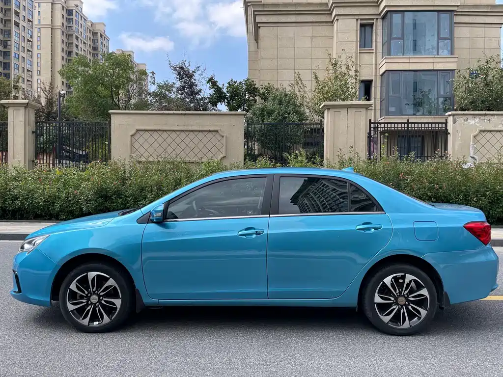 BYD Qin New Energy 2015 1.5T Dual Crown Flagship Plus Edition