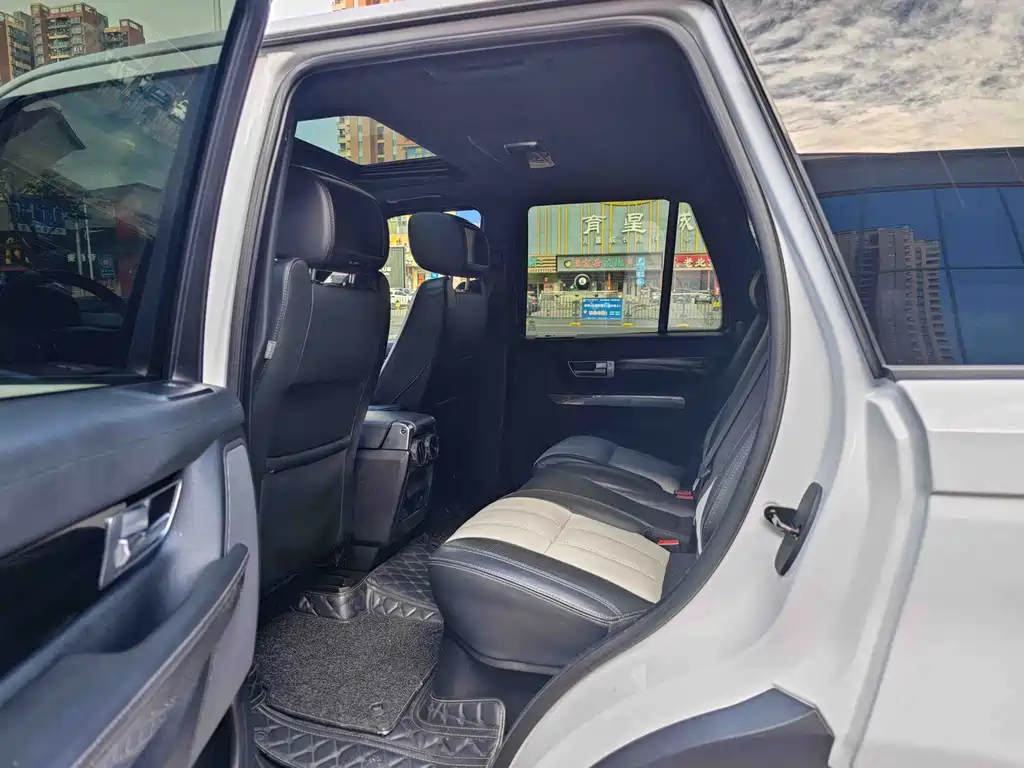 Range Rover Sport 2013 5.0 NA V8 HSE Red Edition