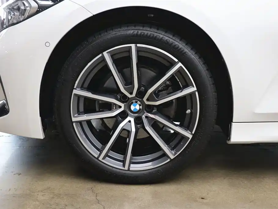 BMW 3 Series 2024 325Li M Sport Package - фото 26