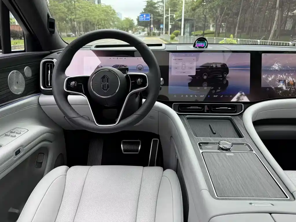 AITO M9 2025 EREV Ultra Edition 52kWh 6-Seater (192-line LiDAR)