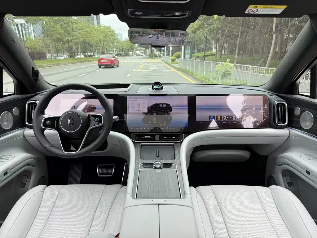 AITO M9 2025 EREV Ultra Edition 52kWh 6-Seater (192-line LiDAR)