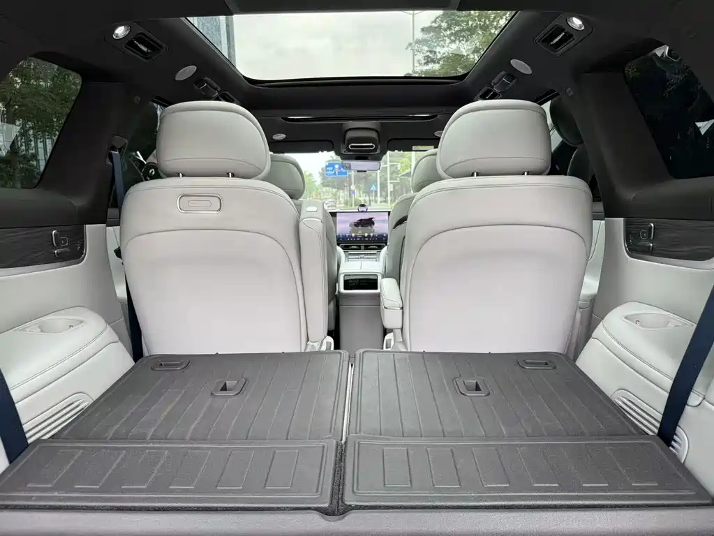 AITO M9 2025 EREV Ultra Edition 52kWh 6-Seater (192-line LiDAR)