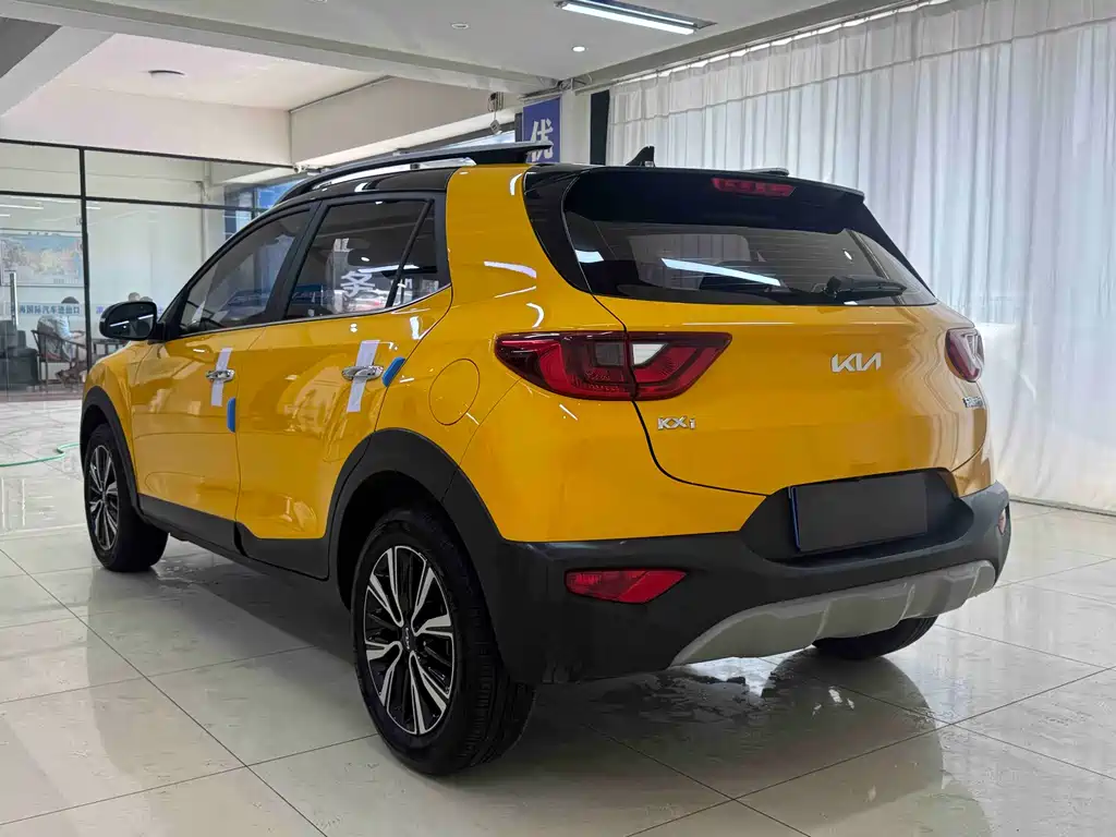Kia Stonic 2021 1.4L CVT Fun Edition with Sunroof